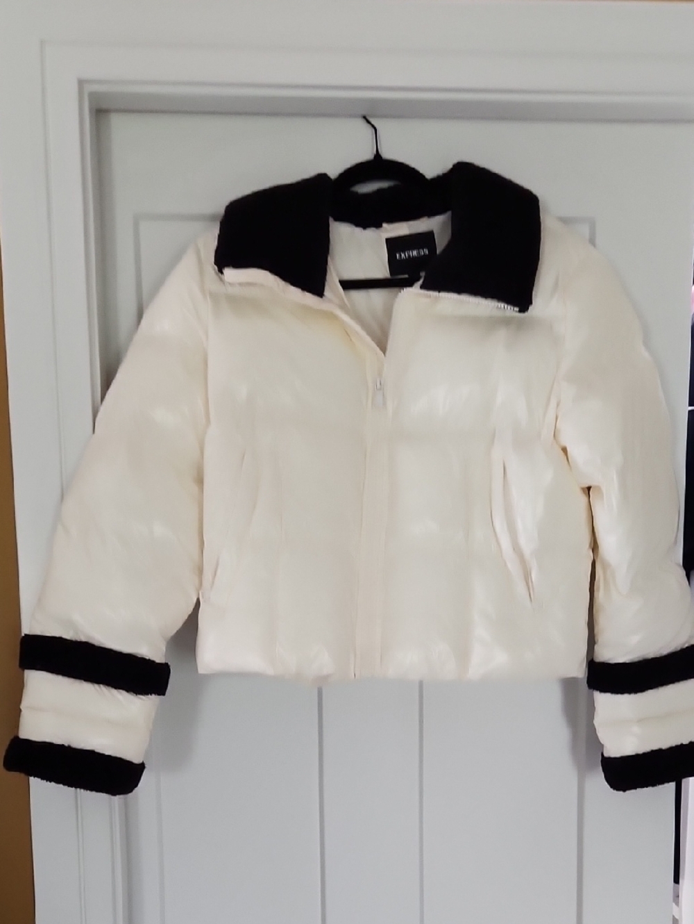 Express Cream Cropped Puffer Jacket with Black Trim
